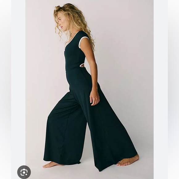Free People Movement Pipe Dream Black White Wide Leg Open Back Jumpsuit Onesie - Picture 2 of 9